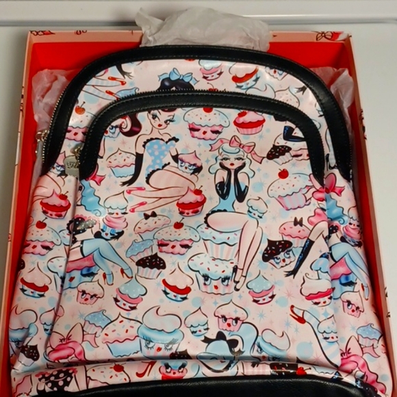 Miss Fluff Cupcake Dolls Backpack - Picture 3 of 7